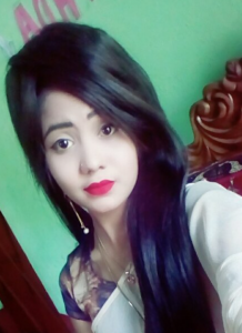 সুন্দরী মেয়ে