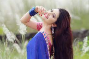 নীল শাড়ি পরা ছবি