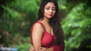 বঙ্গ নারীর শাড়ি পরা ছবি