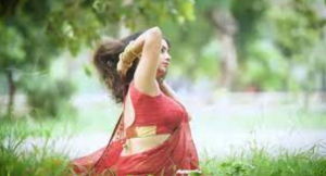 বঙ্গ নারীর শাড়ি পরা ছবি