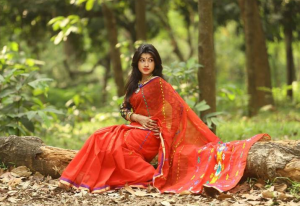 শাড়ি পরা পিকচার