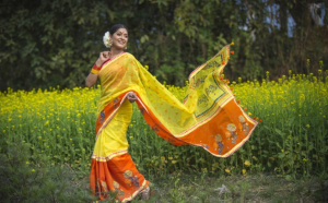 শাড়ি পরা পিকচার