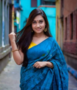 শাড়ি পরা পিকচার