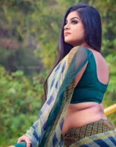 স্টাইলে শাড়ি পরা ছবি