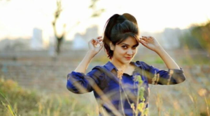 মেয়েদের ছবি তোলার স্টাইল