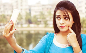 মেয়েদের ছবি তোলার স্টাইল