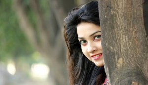 মেয়েদের ছবি তোলার স্টাইল