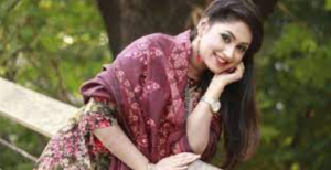 মেয়েদের ছবি তোলার স্টাইল