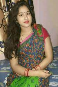 গ্রামের মেয়েদের ছবি