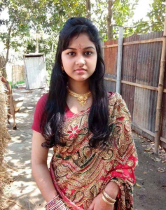 গ্রামের মেয়েদের ছবি