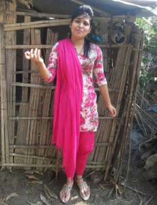 গ্রামের মেয়েদের ছবি