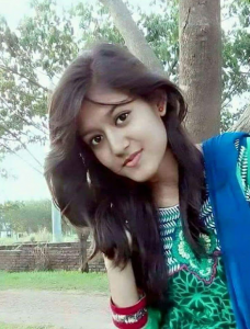 গ্রামের মেয়েদের ছবি