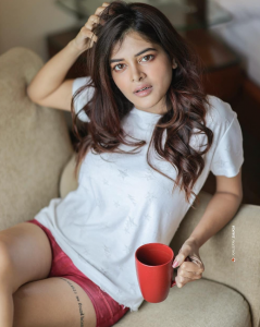 মেয়েদের হট ছবি