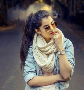 স্টাইলিশ মেয়েদের পিকচার