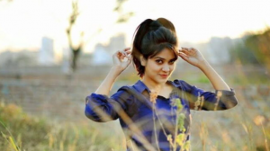 স্টাইলিশ মেয়েদের পিকচার