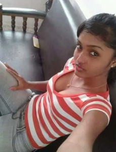 ছোট কাপড় পরা মেয়েদের ছবি