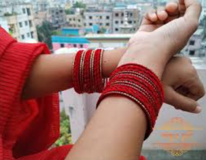 রেশমি চুড়ির ছবি