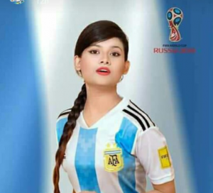 আর্জেন্টিনার জার্সি পড়া মেয়েদের ছবি